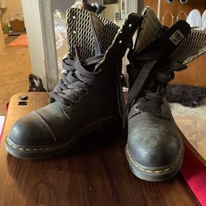 Unique Dr. Martins steel toe Hooghly top boots
